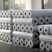 Flame retardant PP spunbond nonwoven